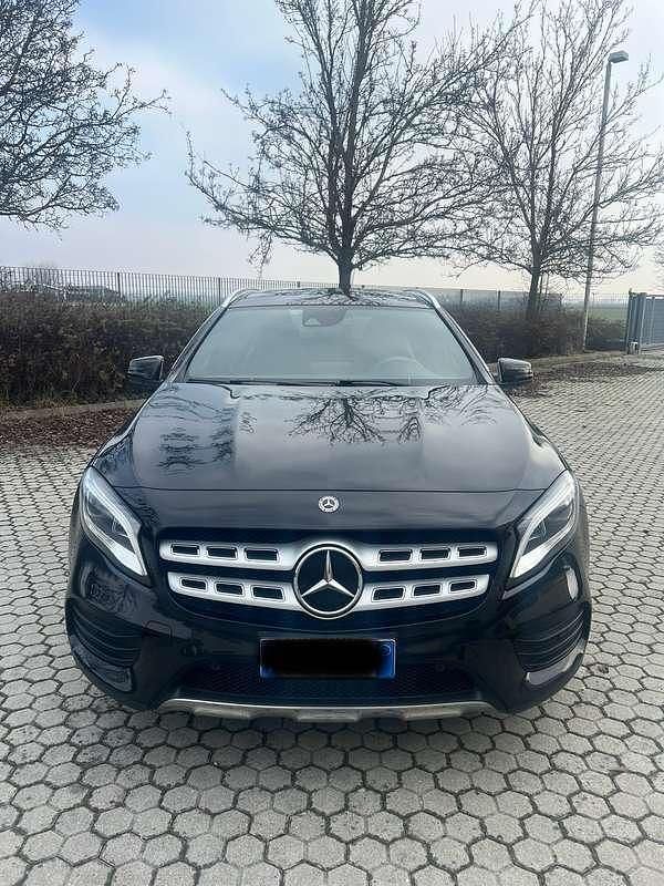 Usata Mercedes GLA200 Premium 136 CV (100 kW) 2018 Nero SUV