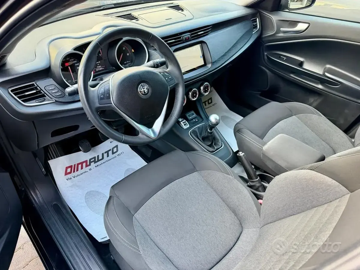 Usata Alfa Romeo Giulietta Super 120 CV (88 kW) 2018 Nero Utilitaria