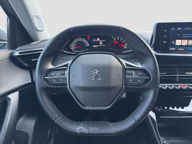 Usata Peugeot 2008 Allure 131 CV (96 kW) 2021 Argento SUV