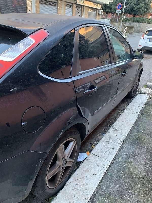 Usata Ford Focus 90 CV (66 kW) 2007 Berlina