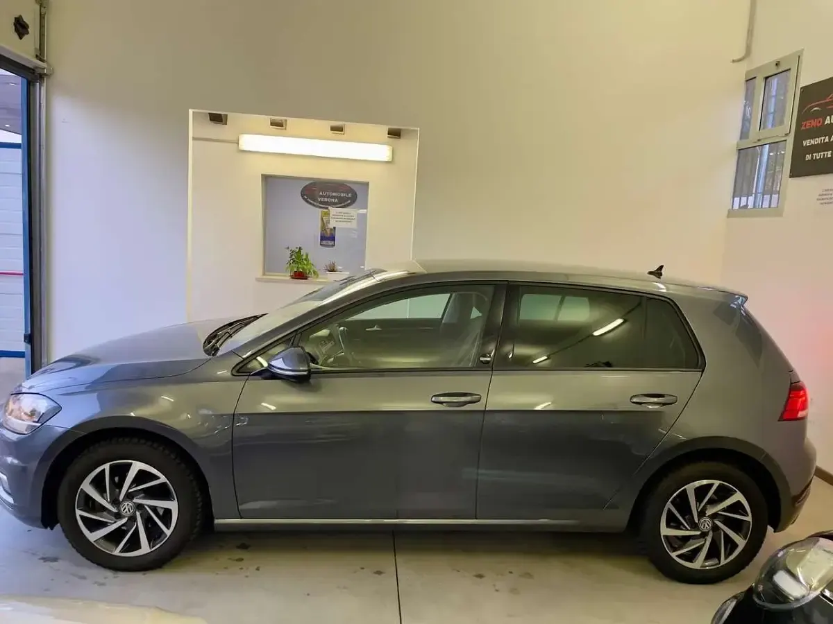 Usata VW Golf VII Sound 110 CV (80 kW) 2018 Grigio