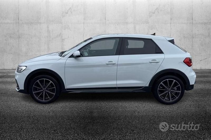 Usata Audi A1 Business 110 CV (80 kW) 2021 Bianco metallizzato SUV