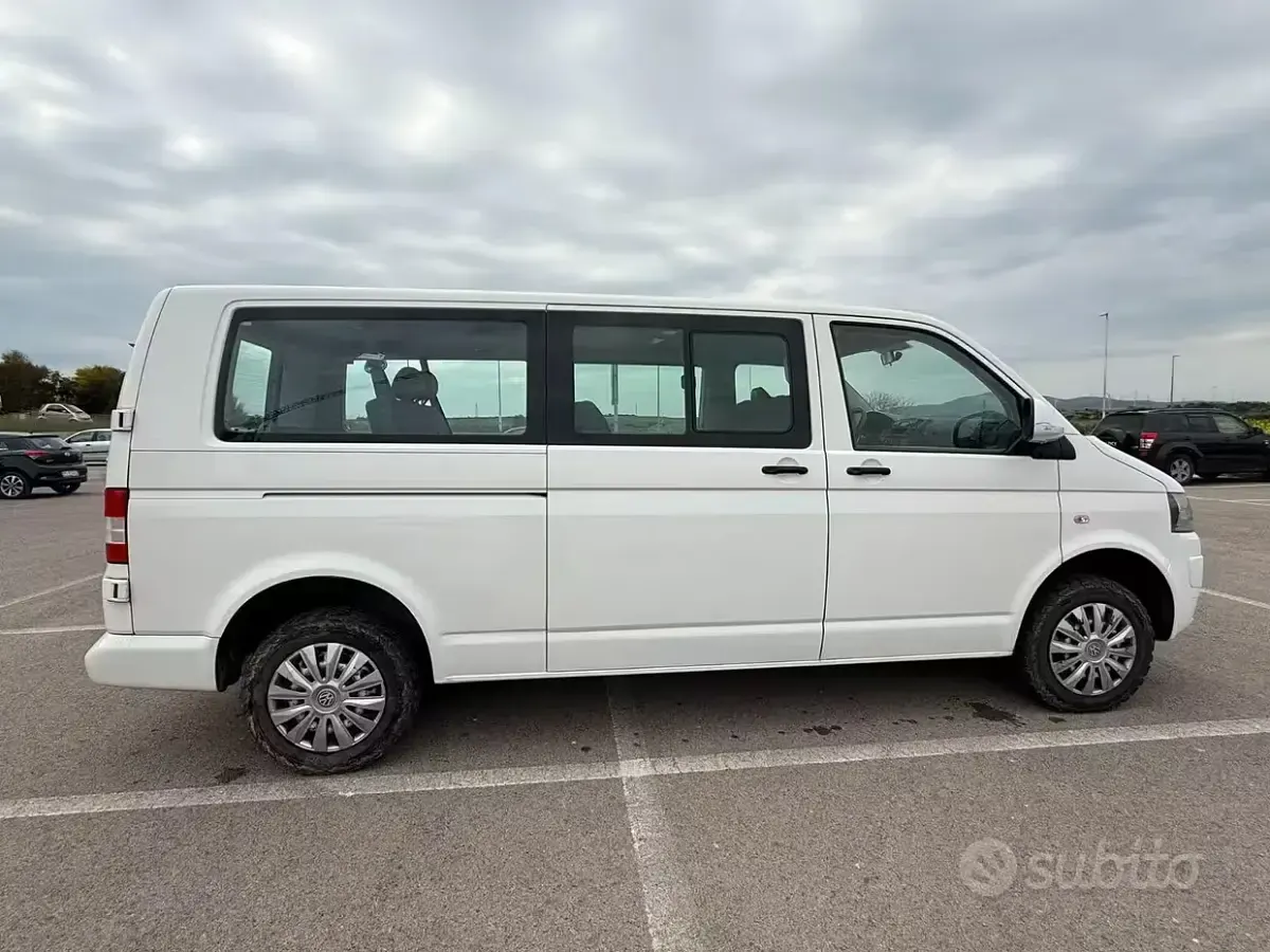 Usata VW Caravelle 140 CV (102 kW) 2011 Bianco Furgone