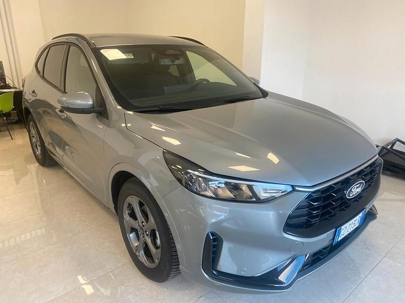 Usata Ford Kuga ST-Line 179 CV (131 kW) 2025 Grigio SUV