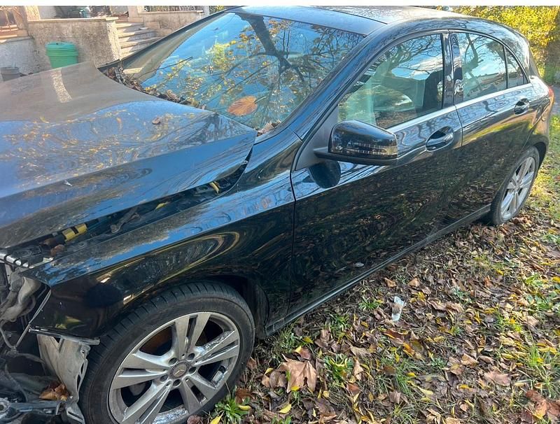 Usata 2017 Mercedes A180 | 5000 € - Immagine 1/4