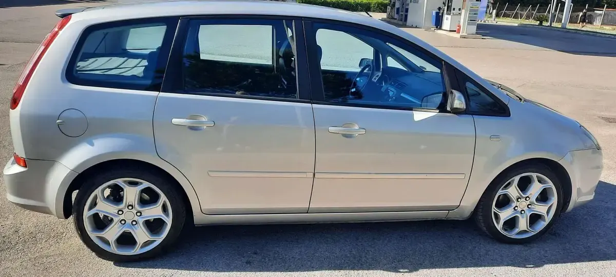 Usata Ford C-MAX Titanium 145 CV (106 kW) 2008 Argento Monovolume