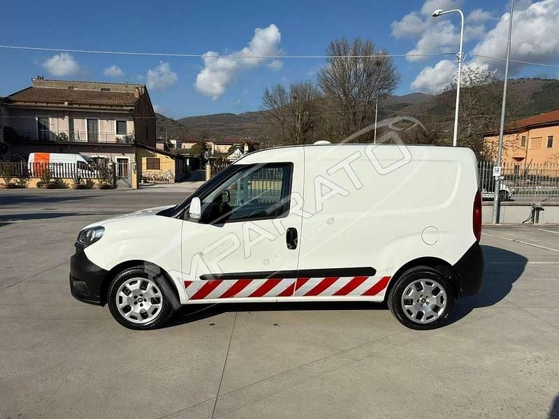 Usata Fiat Doblò 120 CV (88 kW) 2019 Bianco Monovolume