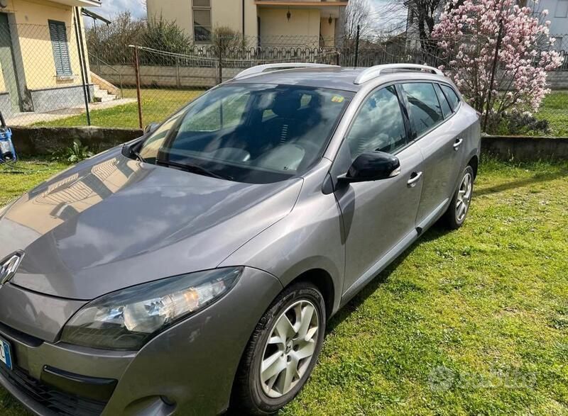Usata Renault Mégane III 130 CV (95 kW) 2012 Grigio Station wagon