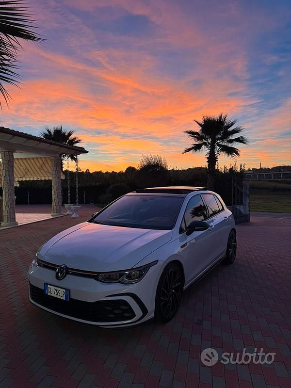 Usata 2022 VW Golf VIII GTI Due volumi | 32.500 € (Buon prezzo) - Immagine 1/4