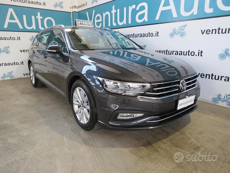 Usata VW Passat Business 150 CV (110 kW) 2023 Grigio Station wagon