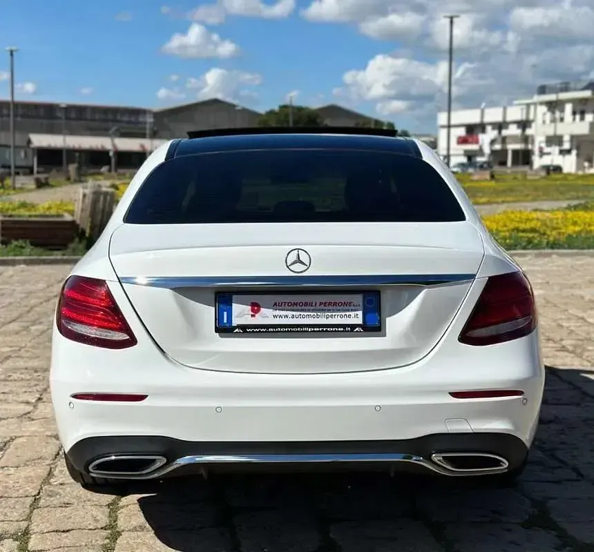 Usata Mercedes E220 AMG Line Premium Plus 194 CV (142 kW) 2017 Berlina
