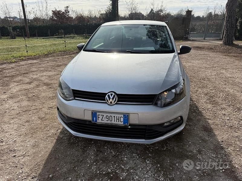 Usata VW Polo Trendline 75 CV (55 kW) 2016 Grigio Berlina