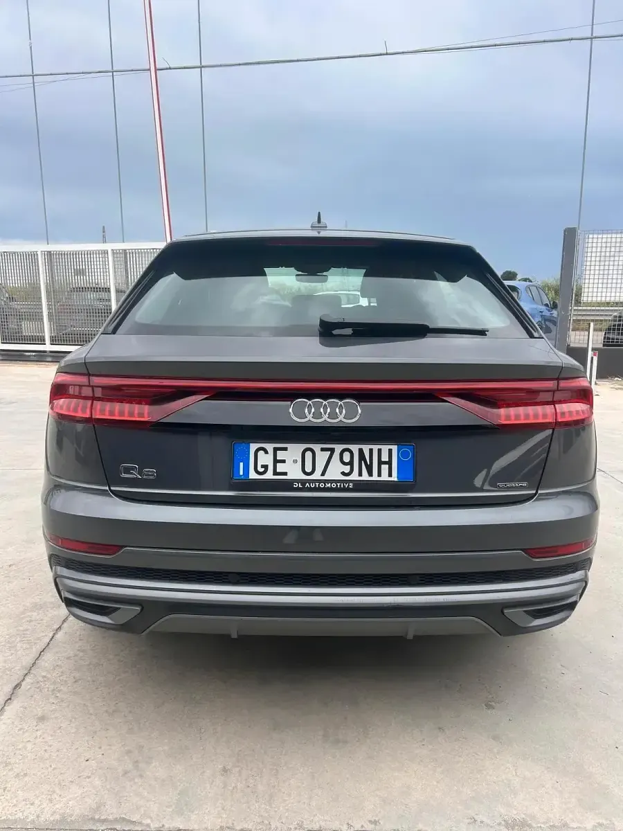 Usata Audi Q8 285 CV (209 kW) 2021 Grigio SUV