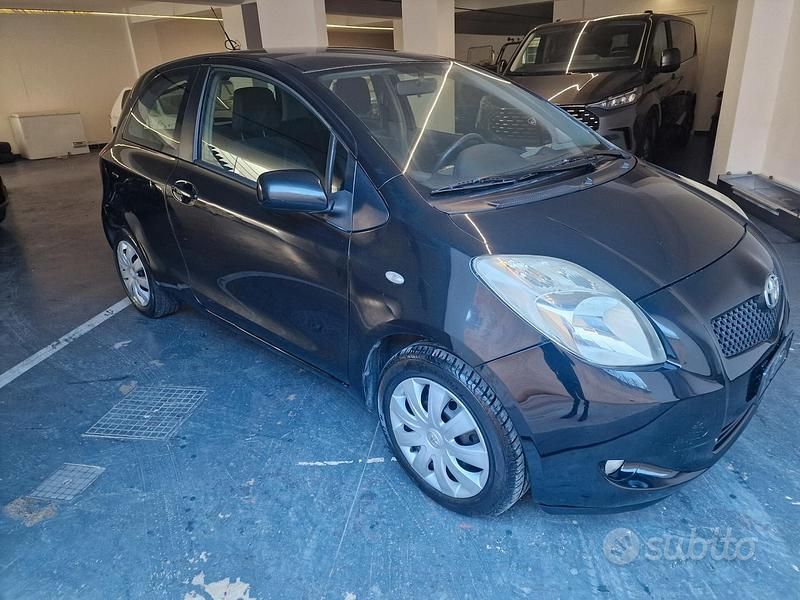 Usata Toyota Yaris 87 CV (63 kW) 2008 Nero Berlina