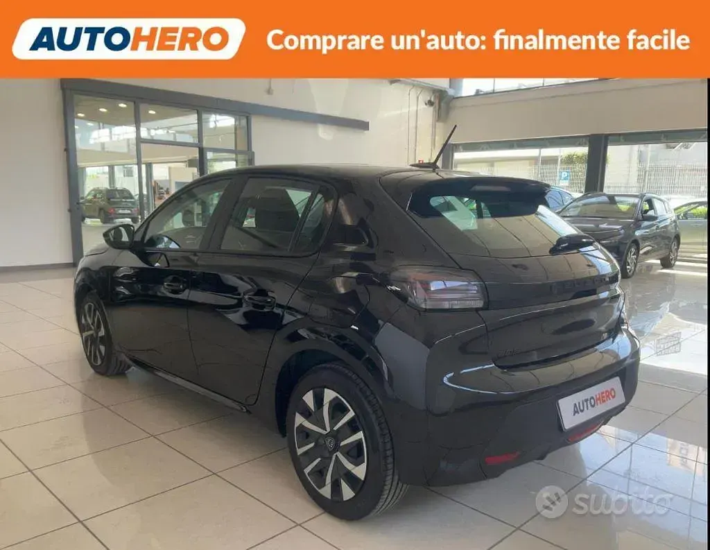 Usata Peugeot 208 Active 75 CV (55 kW) 2024 Nero Utilitaria