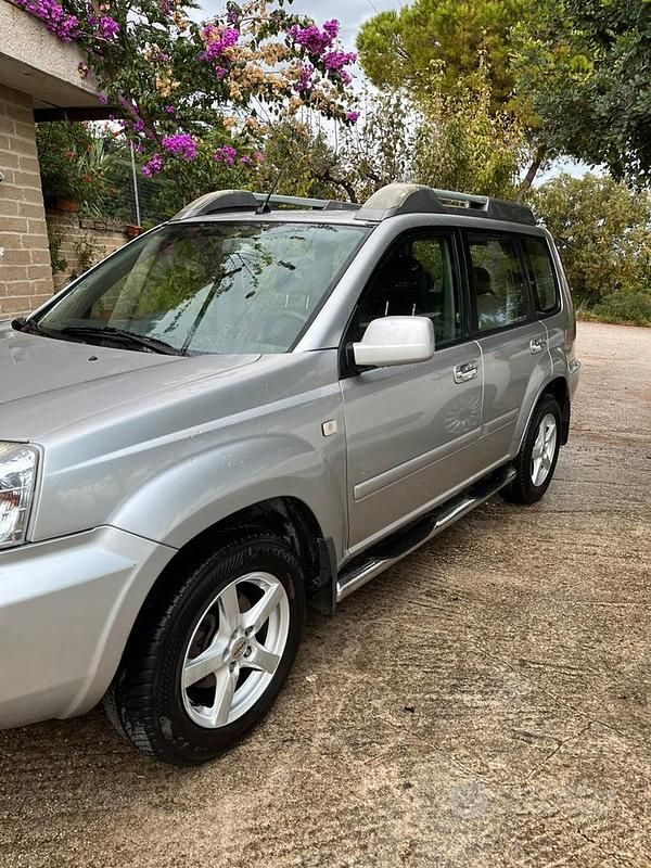 Grigio Usata 2005 Nissan X-Trail SUV | 2900 € (Cara) - Immagine 1/4