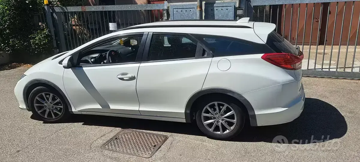 Usata Honda Civic 110 CV (80 kW) 2014 Bianco Station wagon