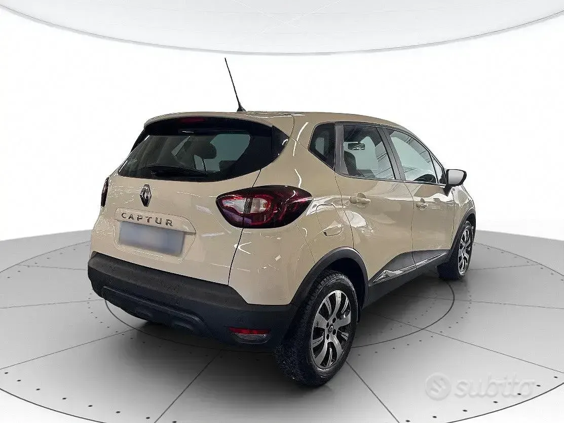Usata Renault Captur Business 90 CV (66 kW) 2019 Avorio SUV