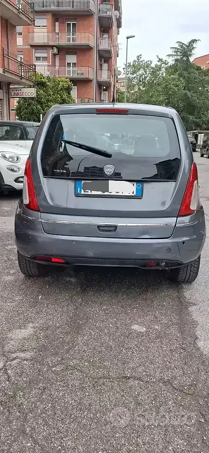 Usata Lancia Musa 95 CV (69 kW) 2012 Grigio Monovolume