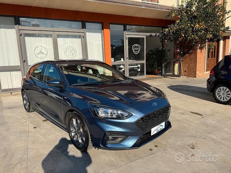 Usata Ford Focus ST-Line 120 CV (88 kW) 2021 Blu Berlina