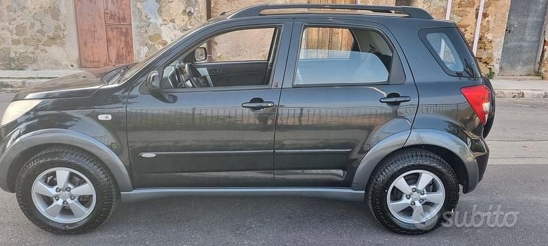 Usata Daihatsu Terios 105 CV (77 kW) 2007 Nero SUV