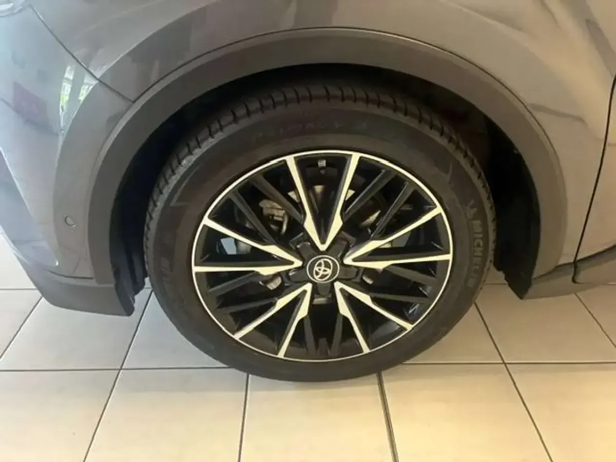 Usata Toyota C-HR Lounge 98 CV (72 kW) 2019 Grigio SUV