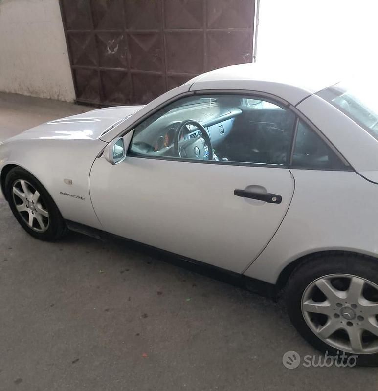 Usata Mercedes SLK200 192 CV (141 kW) 1998 Grigio Cabrio
