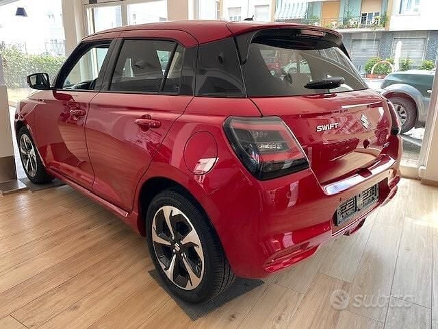 Nuova Suzuki Swift 83 CV (61 kW) 2025 Arancione Utilitaria