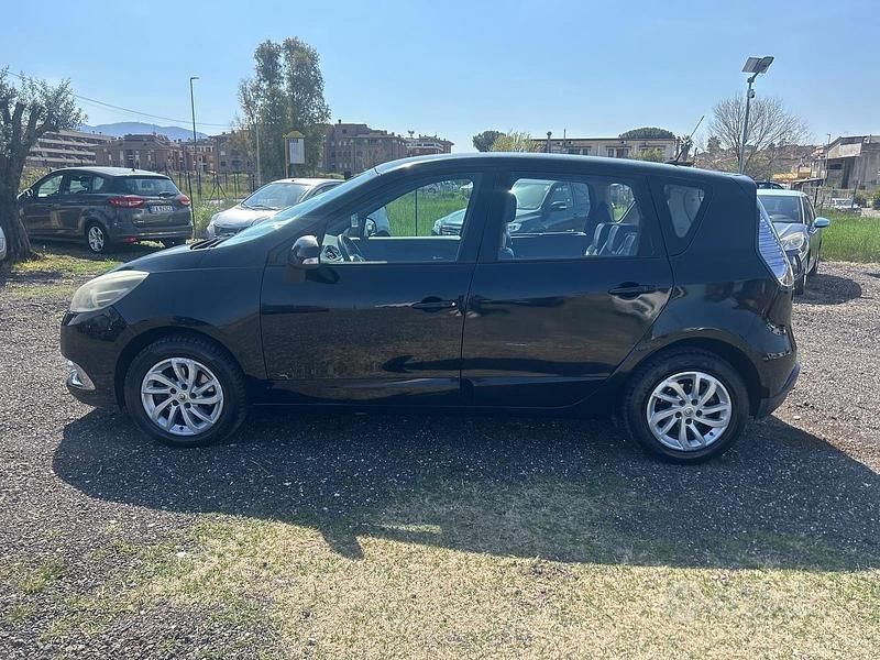 Usata Renault Scénic III 110 CV (80 kW) 2014 Nero Monovolume