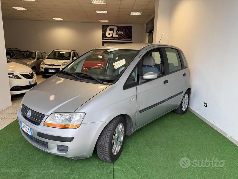 Usata Fiat Idea Dynamic 95 CV (69 kW) 2004 Grigio Monovolume