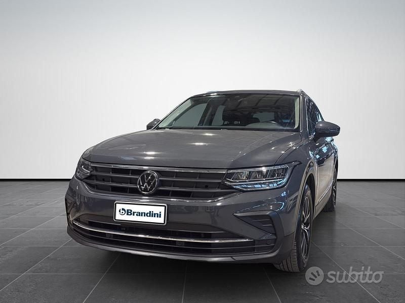 Usata VW Tiguan Life 131 CV (96 kW) 2021 Grigio SUV