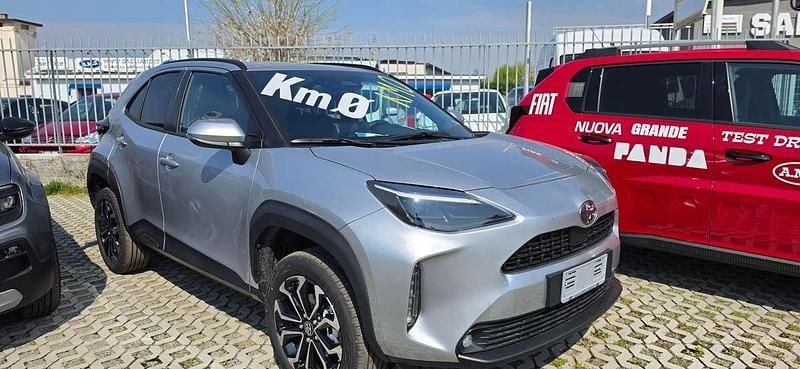 Nuova Toyota Yaris Cross Trend 92 CV (67 kW) 2025 Argento SUV