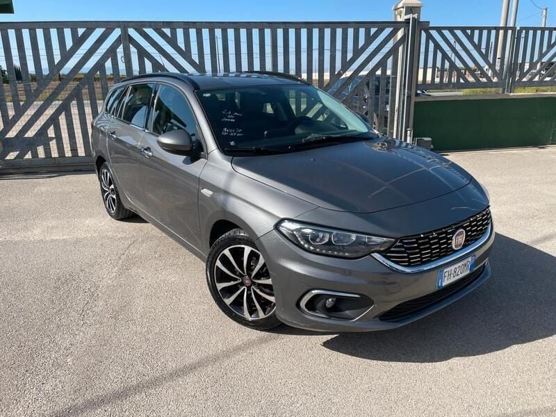 Grigio Usata 2017 Fiat Tipo Lounge Station wagon | 8490 € (Ottimo prezzo) - Immagine 1/4