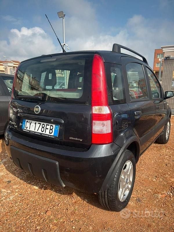 Usata Fiat Panda 4x4 Climbing 60 CV (44 kW) 2005 Nero Utilitaria