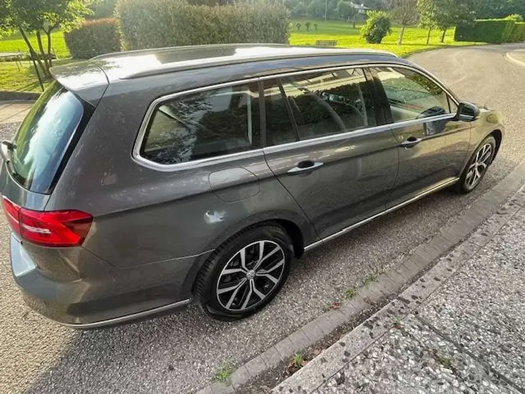 Usata VW Passat Highline 190 CV (139 kW) 2015 Grigio Station wagon