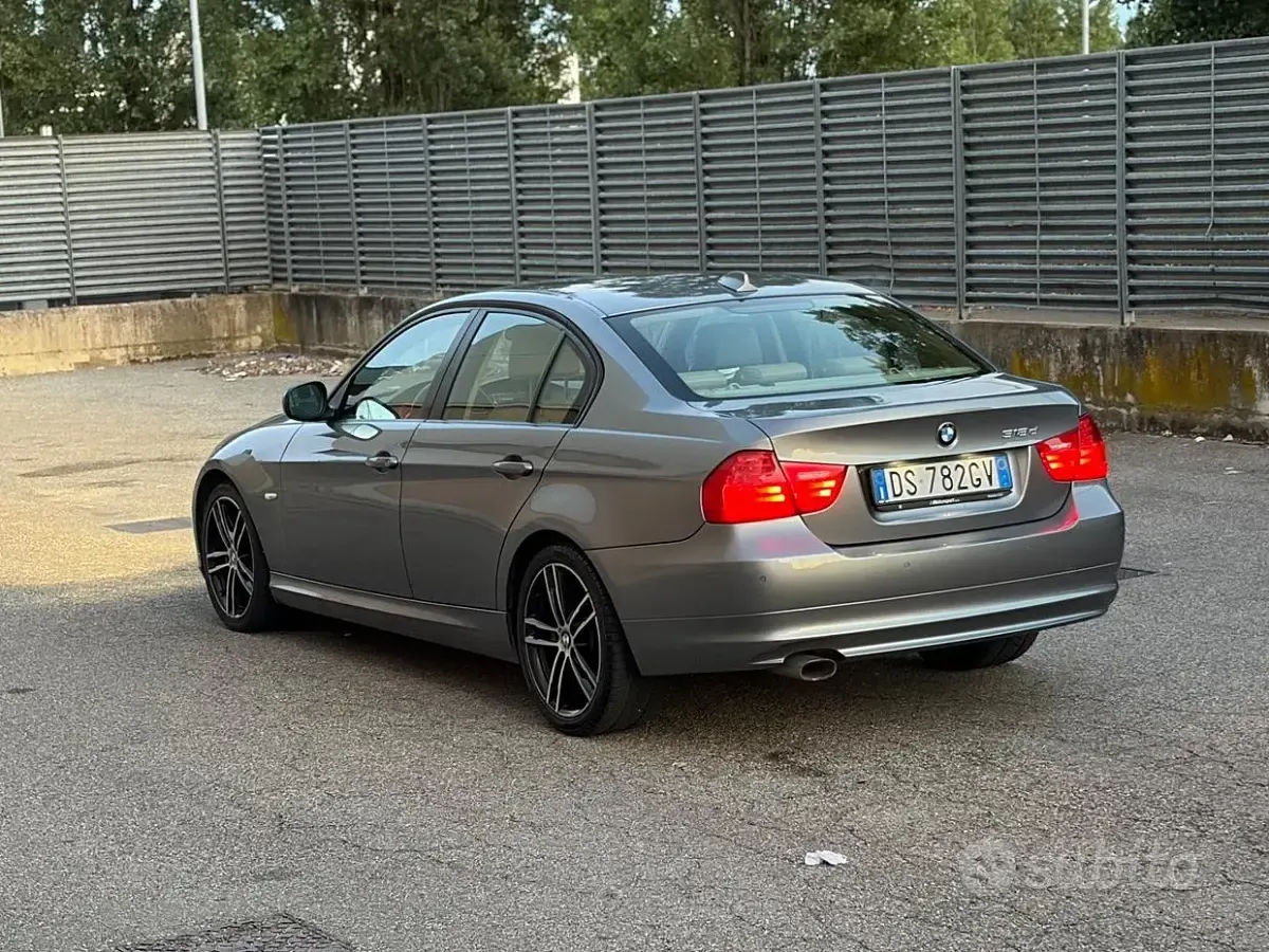 Usata BMW 318 143 CV (105 kW) 2008 Grigio Berlina