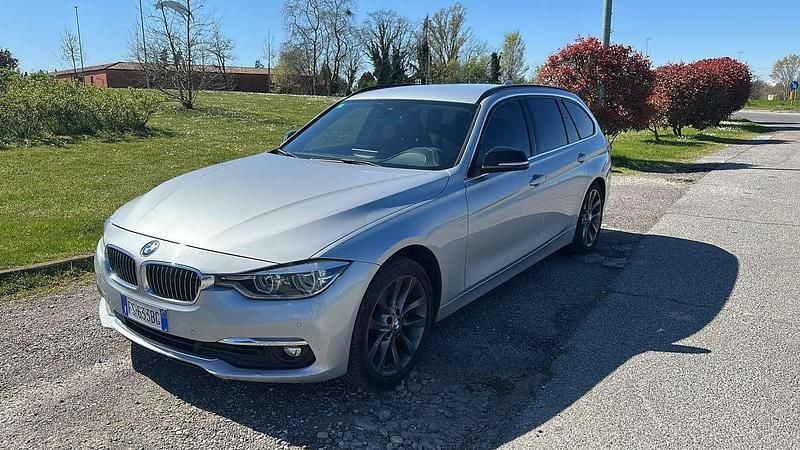 Usata BMW 320 Luxury Line 190 CV (139 kW) 2018 Station wagon