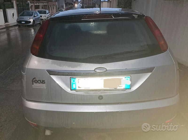 Usata Ford Focus 90 CV (66 kW) 2000 Berlina