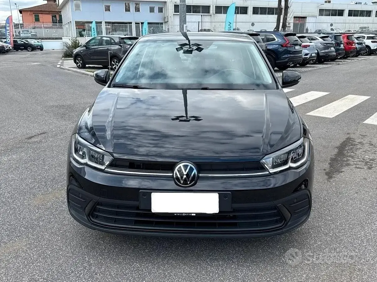 Usata VW Polo Life 95 CV (69 kW) 2023 Nero Utilitaria