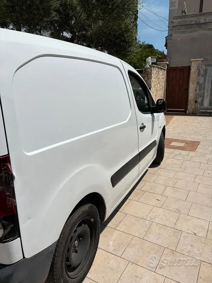 Usata Citroën Berlingo 90 CV (66 kW) 2015 Bianco Monovolume