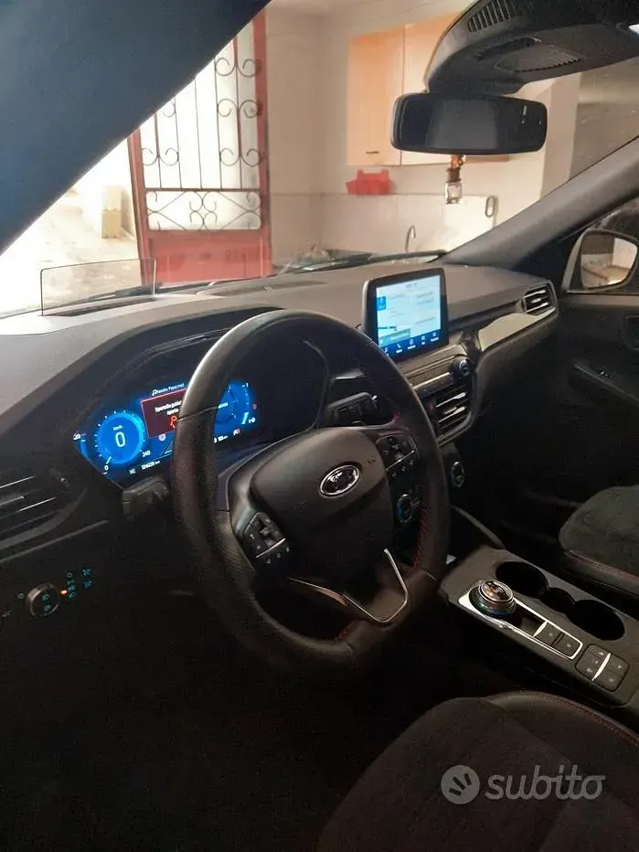 Usata Ford Kuga ST-Line X 120 CV (88 kW) 2022 Grigio SUV
