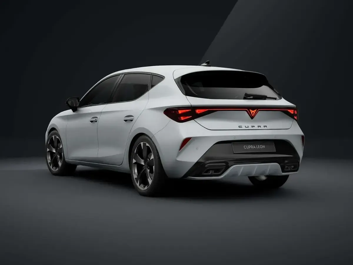 Nuova Cupra Leon 150 CV (110 kW) 2026 Bianco nevada Berlina