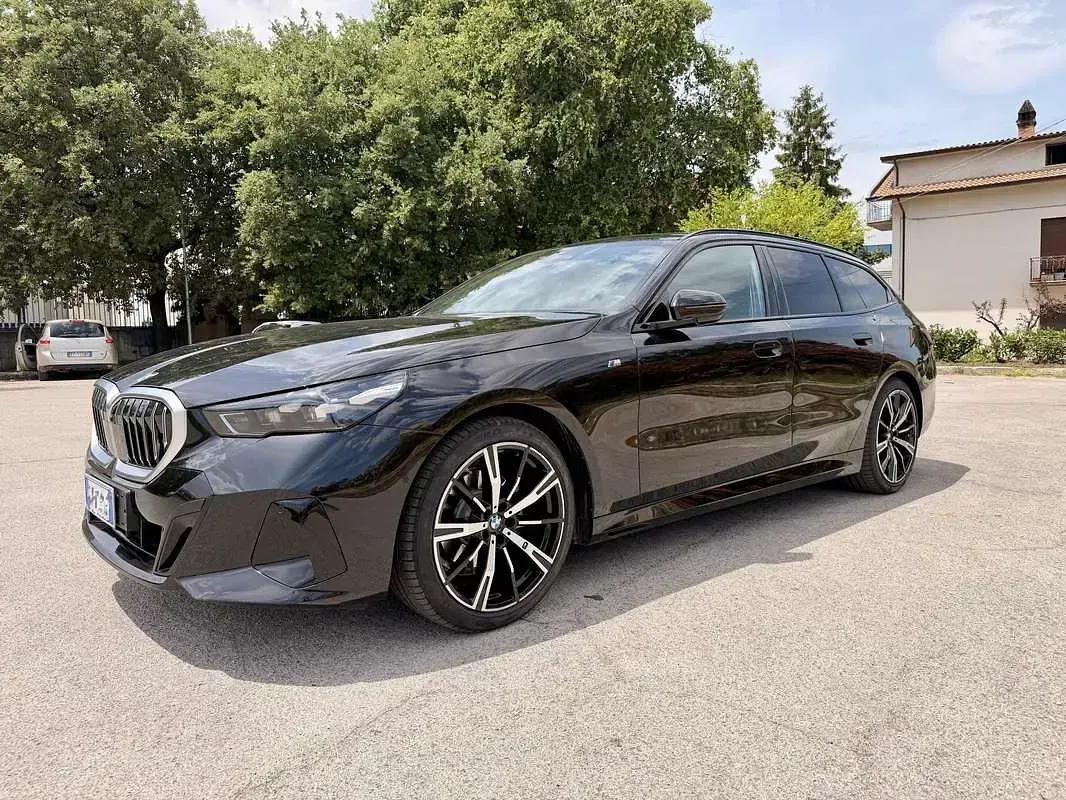 Usata BMW 520 M Sport 197 CV (144 kW) 2025 Nero Station wagon
