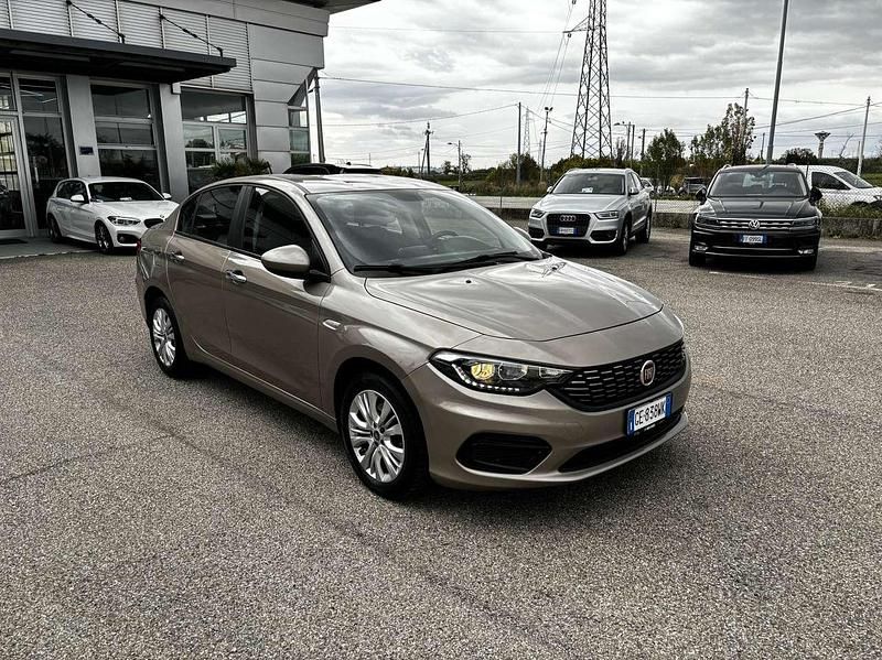 Usata Fiat Tipo Easy 120 CV (88 kW) 2016 Nero Berlina