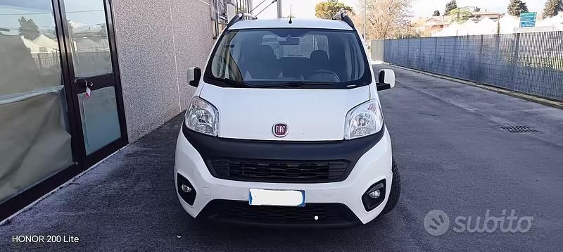 Usata Fiat Qubo Trekking 80 CV (58 kW) 2018 Bianco Monovolume