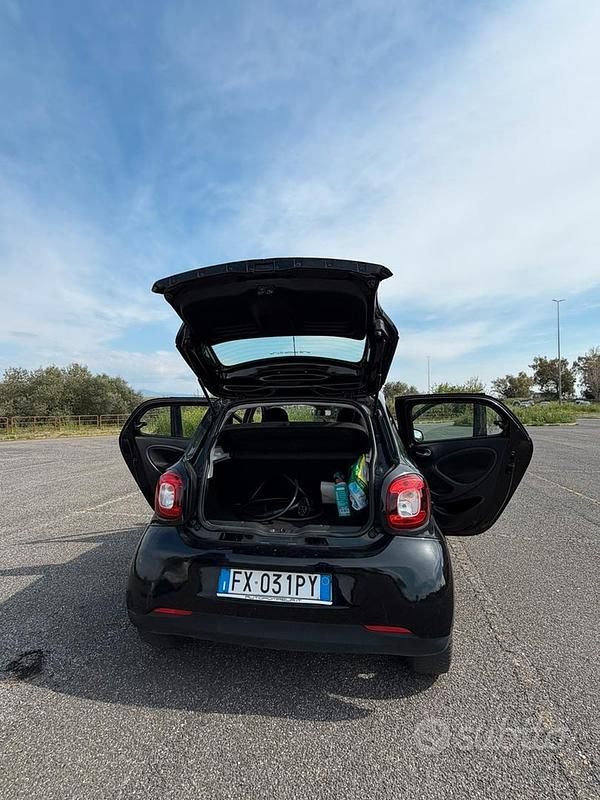 Usata Smart ForFour 60 kW (82 CV) 2018 Nero Utilitaria