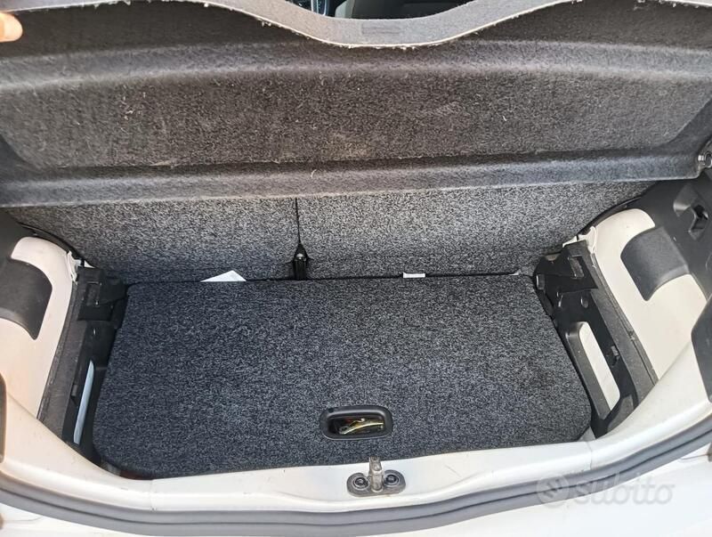 Usata VW up! 75 CV (55 kW) 2014 Bianco Utilitaria