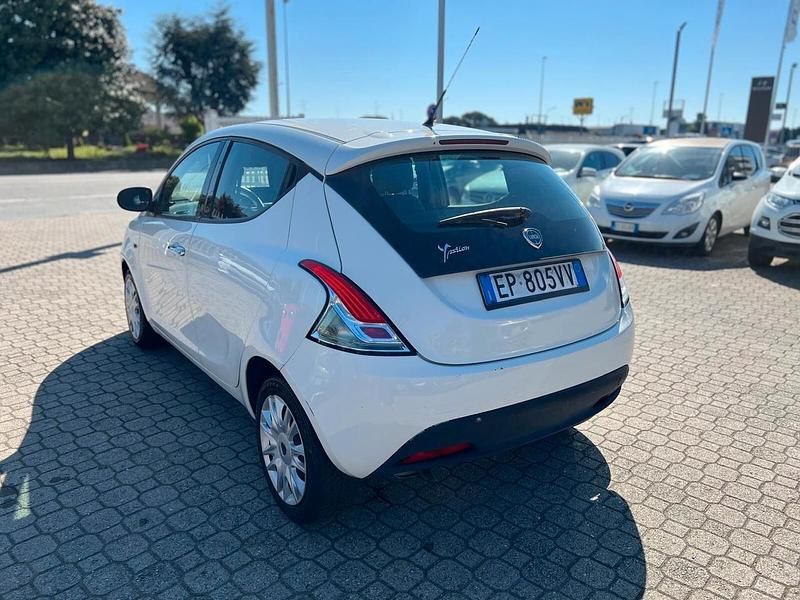 Usata Lancia Ypsilon S 69 CV (50 kW) 2013 Bianco Utilitaria