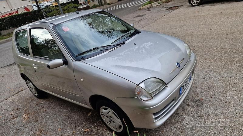 Usata Fiat 600 54 CV (39 kW) 2006 Grigio Utilitaria