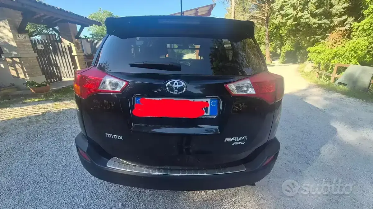Usata Toyota RAV4 Active 150 CV (110 kW) 2014 Nero SUV